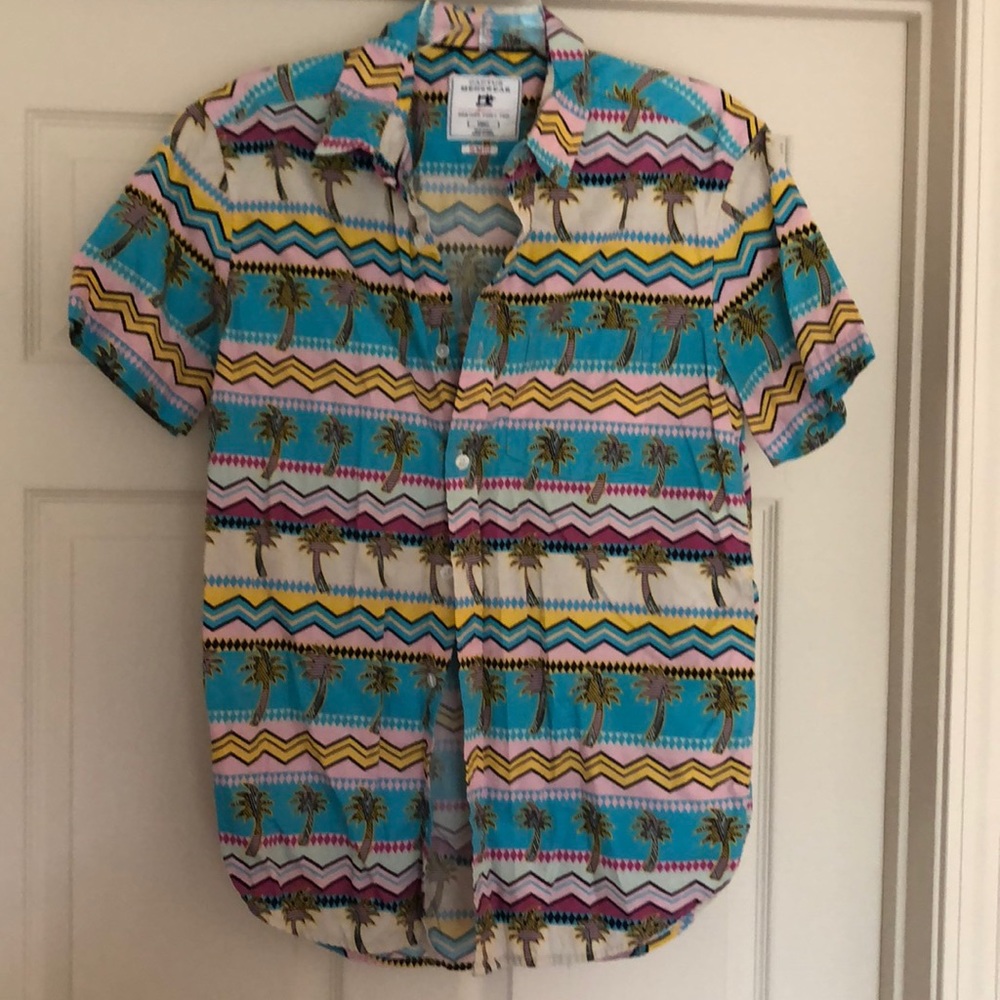 Short sleeve button down